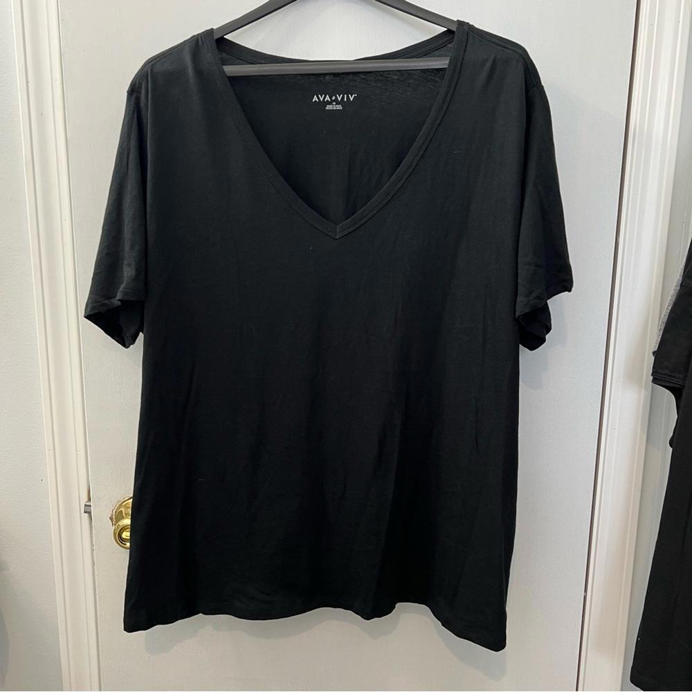 Women’s black T-shirt, size 4X short sleeve V-neck